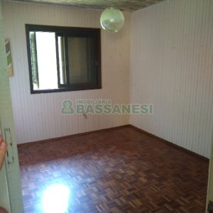 Chácara com 230m², 5 dormitórios, 2 vagas, no bairro Galópolis em Caxias do Sul para Comprar
