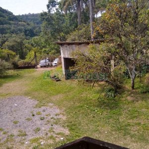 Chácara com 230m², 5 dormitórios, 2 vagas, no bairro Galópolis em Caxias do Sul para Comprar