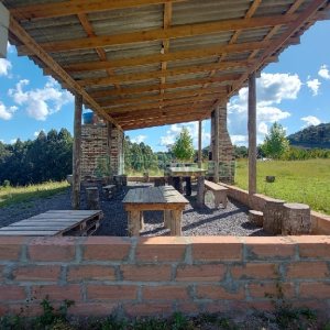 Chácara, no bairro Nossa Senhora das Graças em Caxias do Sul para Comprar