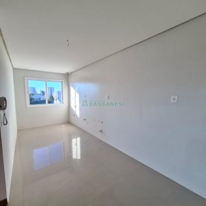Apartamento com 75m², 2 dormitórios, 2 vagas, no bairro Charqueadas em Caxias do Sul para Alugar