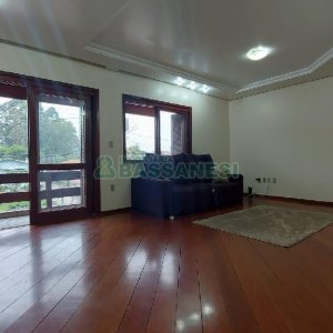 Casa com 150m², 3 dormitórios, 2 vagas, no bairro Cruzeiro em Caxias do Sul para Alugar
