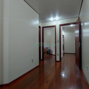 Casa com 150m², 3 dormitórios, 2 vagas, no bairro Cruzeiro em Caxias do Sul para Alugar