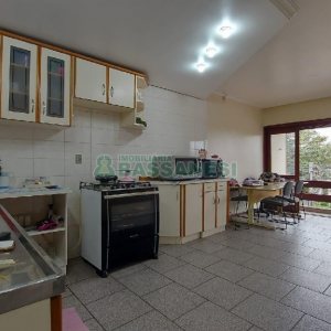 Casa com 150m², 3 dormitórios, 2 vagas, no bairro Cruzeiro em Caxias do Sul para Alugar