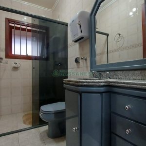 Casa com 150m², 3 dormitórios, 2 vagas, no bairro Cruzeiro em Caxias do Sul para Alugar