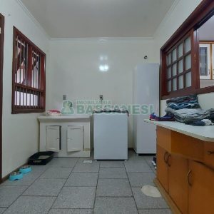 Casa com 150m², 3 dormitórios, 2 vagas, no bairro Cruzeiro em Caxias do Sul para Alugar