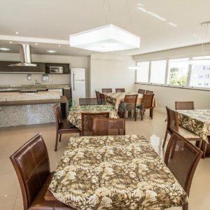 Apto Mobiliado com 83m², 2 dormitórios, 1 vaga, no bairro Pio X em Caxias do Sul para Alugar