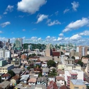 Apto Mobiliado com 83m², 2 dormitórios, 1 vaga, no bairro Pio X em Caxias do Sul para Alugar