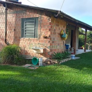 Chácara com 100m², 4 dormitórios, 1 vaga, no bairro Fazenda Souza em Caxias do Sul para Comprar