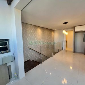 Apto Mobiliado com 113m², 2 dormitórios, 2 vagas, no bairro Vila Horn em Caxias do Sul para Alugar