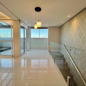 Apto Mobiliado com 113m², 2 dormitórios, 2 vagas, no bairro Vila Horn em Caxias do Sul para Alugar