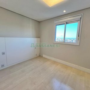 Apto Mobiliado com 113m², 2 dormitórios, 2 vagas, no bairro Vila Horn em Caxias do Sul para Alugar