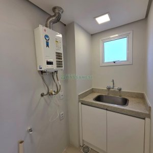 Apto Mobiliado com 113m², 3 dormitórios, 2 vagas, no bairro Vila Horn em Caxias do Sul para Alugar