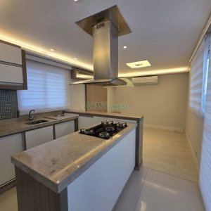 Apto Mobiliado com 113m², 3 dormitórios, 2 vagas, no bairro Vila Horn em Caxias do Sul para Alugar