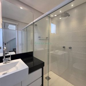 Apto Mobiliado com 113m², 3 dormitórios, 2 vagas, no bairro Vila Horn em Caxias do Sul para Alugar