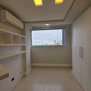 Apto Mobiliado com 113m², 3 dormitórios, 2 vagas, no bairro Vila Horn em Caxias do Sul para Alugar