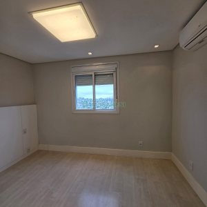 Apto Mobiliado com 113m², 3 dormitórios, 2 vagas, no bairro Vila Horn em Caxias do Sul para Alugar