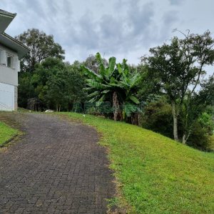 Chácara com 324m², 3 dormitórios, 6 vagas, no bairro Nossa Senhora da Saúde em Caxias do Sul para Comprar