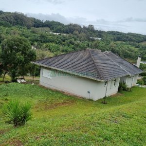 Chácara com 324m², 3 dormitórios, 6 vagas, no bairro Nossa Senhora da Saúde em Caxias do Sul para Comprar