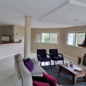 Chácara com 324m², 3 dormitórios, 6 vagas, no bairro Nossa Senhora da Saúde em Caxias do Sul para Comprar