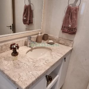 Chácara com 324m², 3 dormitórios, 6 vagas, no bairro Nossa Senhora da Saúde em Caxias do Sul para Comprar