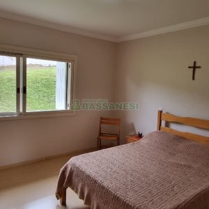 Chácara com 324m², 3 dormitórios, 6 vagas, no bairro Nossa Senhora da Saúde em Caxias do Sul para Comprar