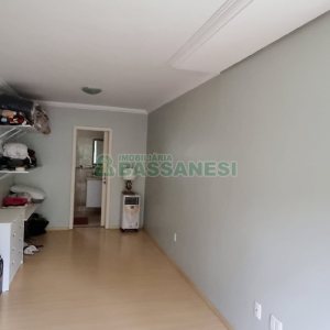 Chácara com 324m², 3 dormitórios, 6 vagas, no bairro Nossa Senhora da Saúde em Caxias do Sul para Comprar