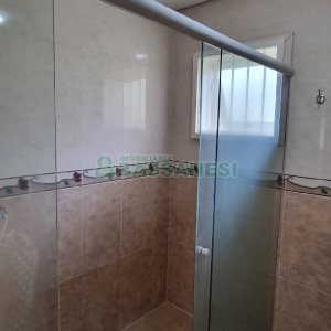 Chácara com 324m², 3 dormitórios, 6 vagas, no bairro Nossa Senhora da Saúde em Caxias do Sul para Comprar