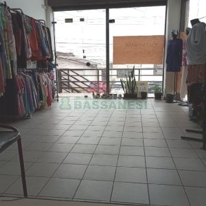 Loja com 64m², 2 vagas, no bairro Pio X em Caxias do Sul para Alugar