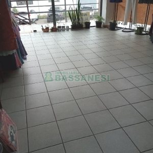 Loja com 64m², 2 vagas, no bairro Pio X em Caxias do Sul para Alugar