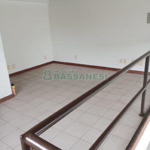 Loja com 64m², 2 vagas, no bairro Pio X em Caxias do Sul para Alugar