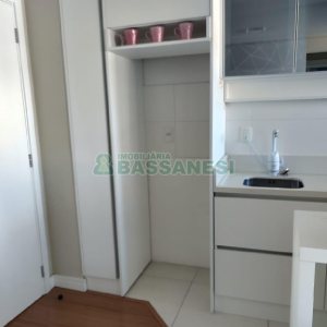 Apto Mobiliado com 40m², 1 dormitório, 1 vaga, no bairro Lourdes em Caxias do Sul para Comprar