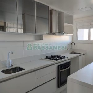 Apto Mobiliado com 40m², 1 dormitório, 1 vaga, no bairro Lourdes em Caxias do Sul para Comprar