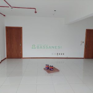 Sala com 48m², no bairro Centro em Caxias do Sul para Comprar