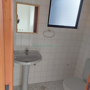 Sala com 48m², no bairro Centro em Caxias do Sul para Comprar