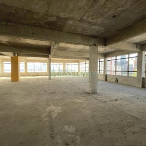 Sala com 600m², no bairro Centro em Caxias do Sul para Alugar