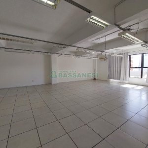 Sala com 430m², no bairro Centro em Caxias do Sul para Alugar