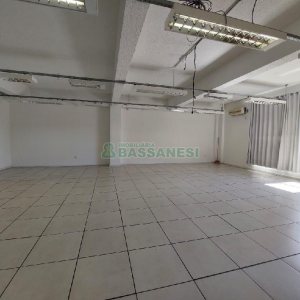 Sala com 430m², no bairro Centro em Caxias do Sul para Alugar
