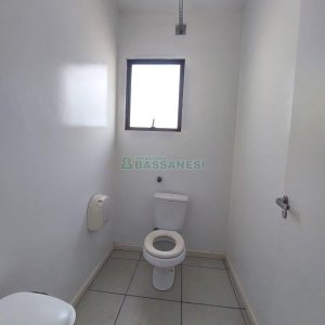 Sala com 430m², no bairro Centro em Caxias do Sul para Alugar