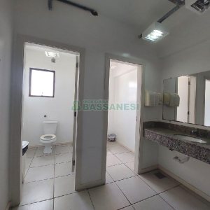 Sala com 430m², no bairro Centro em Caxias do Sul para Alugar