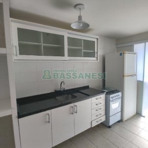 Apto Mobiliado com 70m², 2 dormitórios, 1 vaga, no bairro Villagio Iguatemi em Caxias do Sul para Alugar