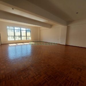 Sala com 430m², no bairro Centro em Caxias do Sul para Alugar