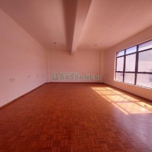 Sala com 430m², no bairro Centro em Caxias do Sul para Alugar