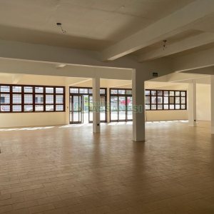 Loja com 500m², no bairro Medianeira em Caxias do Sul para Alugar