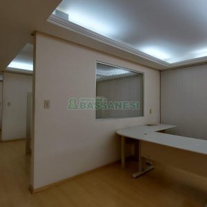 Loja com 780m², no bairro Centro em Caxias do Sul para Alugar ou Comprar