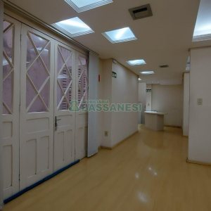 Loja com 780m², no bairro Centro em Caxias do Sul para Alugar ou Comprar