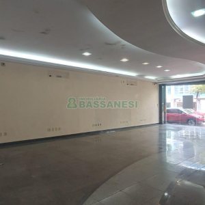 Loja com 780m², no bairro Centro em Caxias do Sul para Alugar ou Comprar