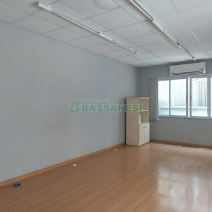 Loja com 780m², no bairro Centro em Caxias do Sul para Alugar ou Comprar
