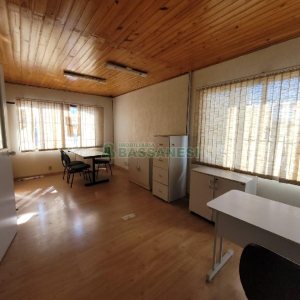 Casa Comercial com 160m², no bairro Santa Catarina em Caxias do Sul para Alugar