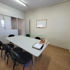 Casa Comercial com 160m², no bairro Santa Catarina em Caxias do Sul para Alugar
