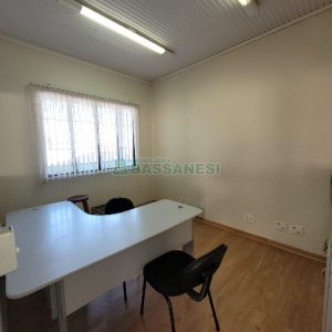 Casa Comercial com 160m², no bairro Santa Catarina em Caxias do Sul para Alugar